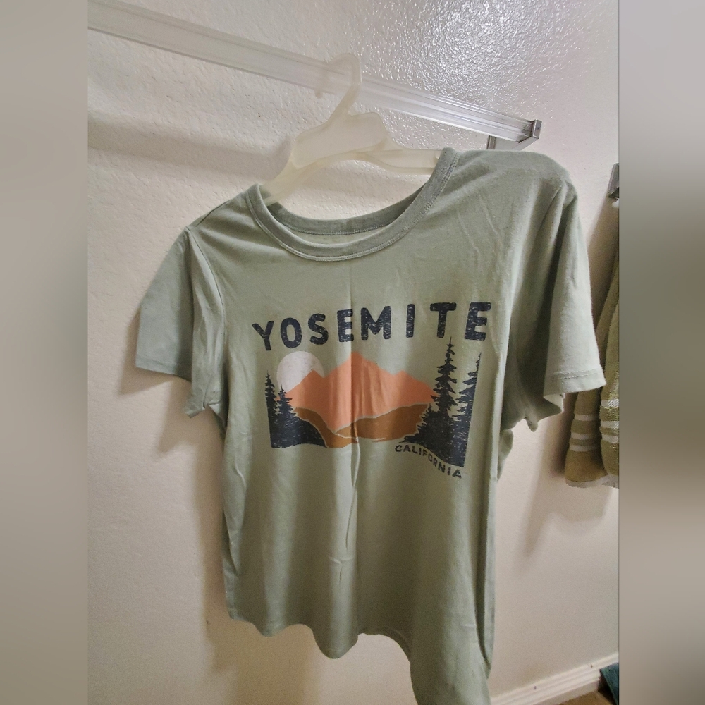 Yosemite Graphic T-Shirt